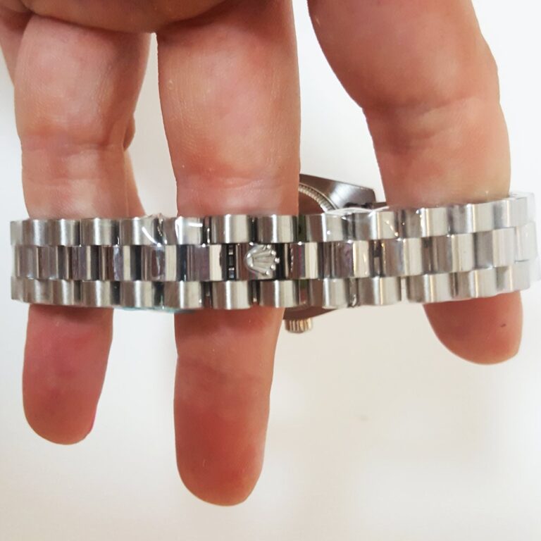 Image #1 from Scarlett King