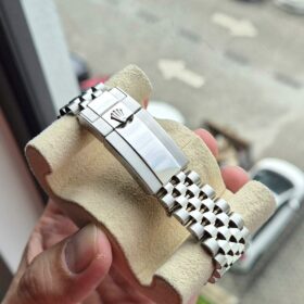 Image #1 from Den J.