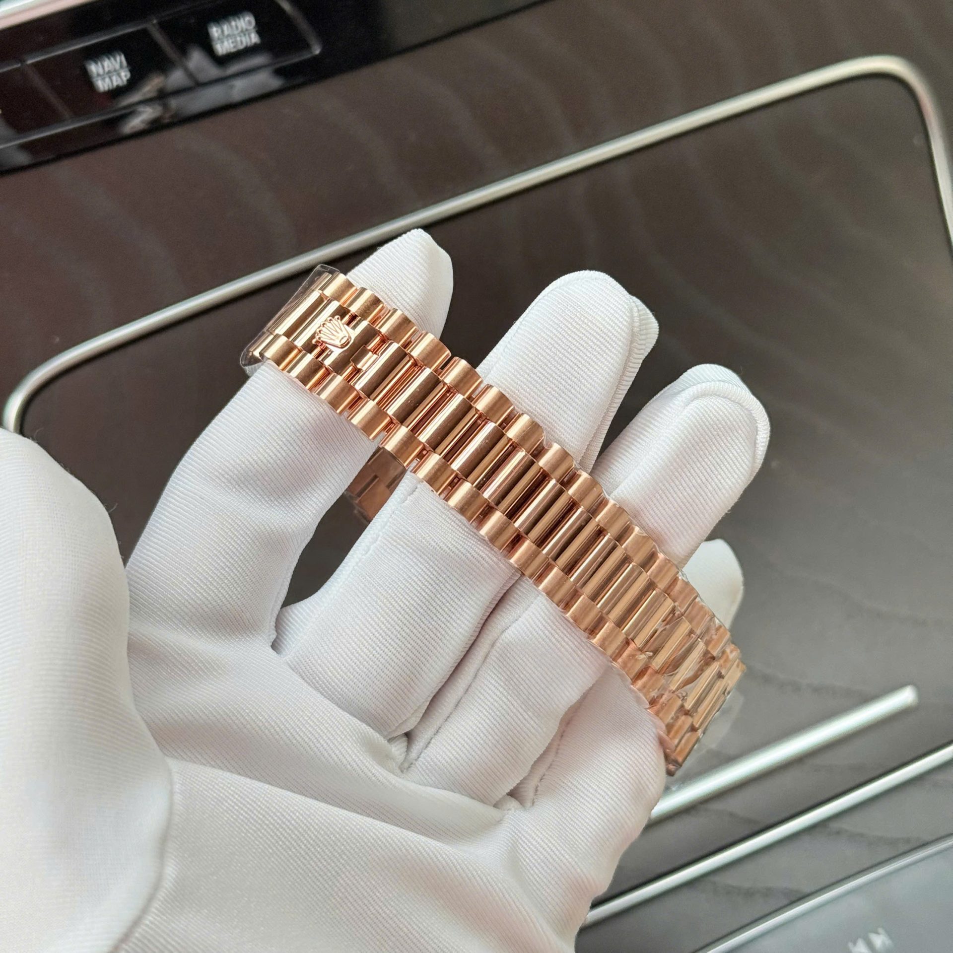 Superclone Rolex Day-Date Chocolate Diamond Dial 228235-0003 40 mm - Image 8