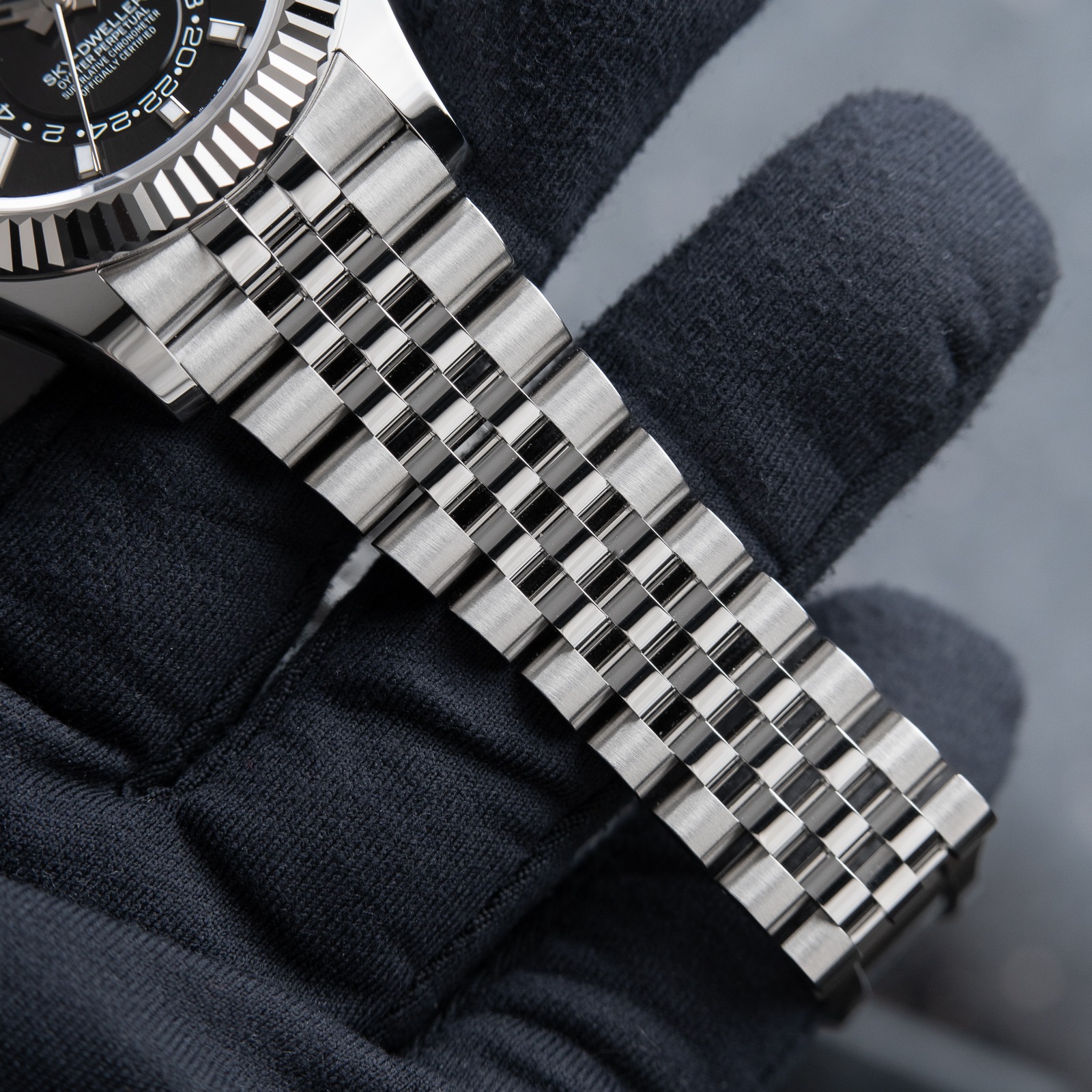 Superclone Rolex Sky-Dweller Bright black Dial 336934 Jubilee - Image 4