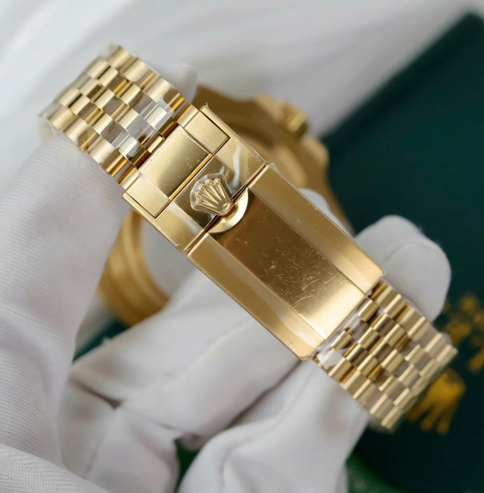 Superclone Rolex GMT-Master II 126718GRNR Tiger Iron Dial - Image 11