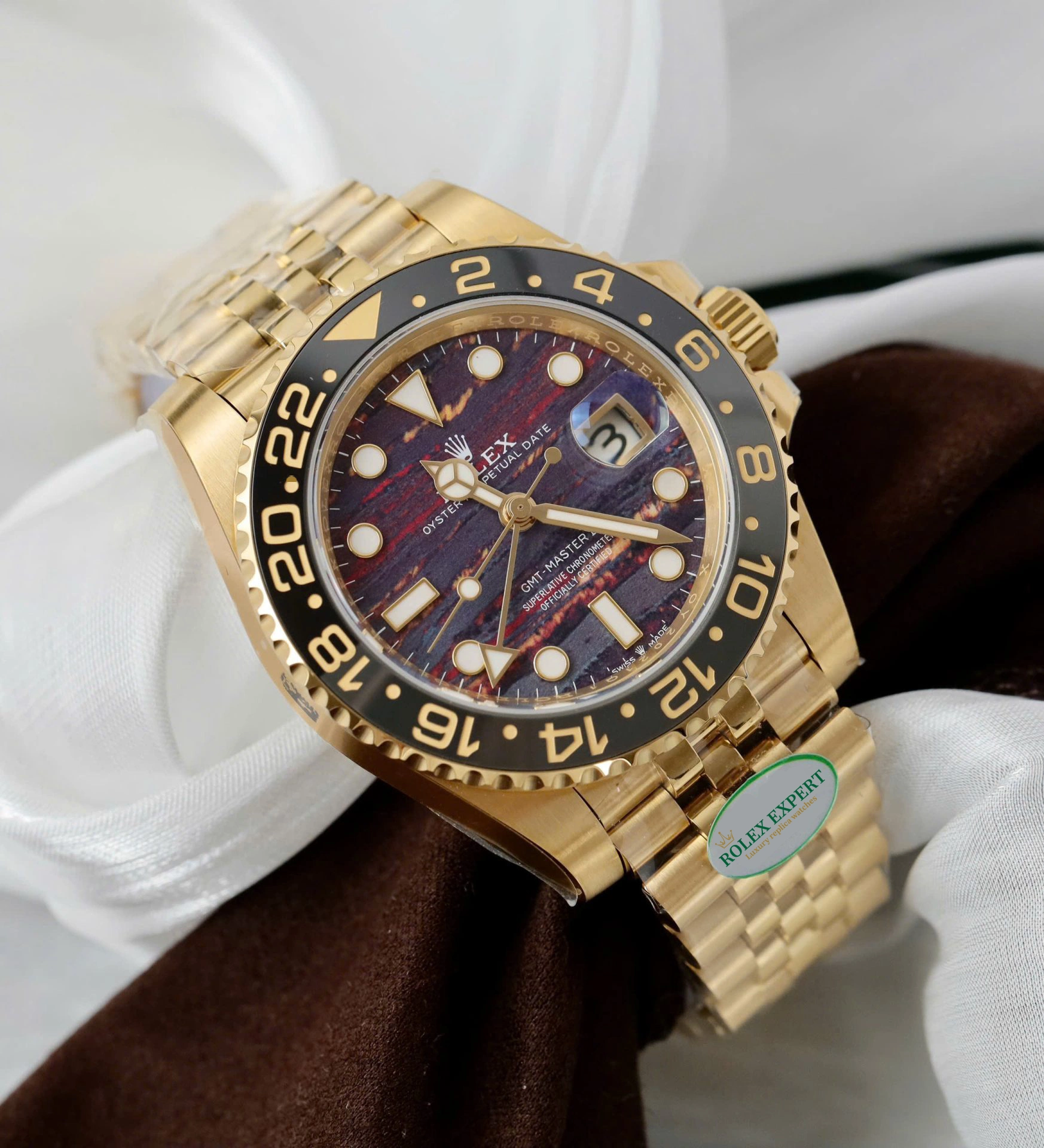 Superclone Rolex GMT-Master II 126718GRNR Tiger Iron Dial - Image 5