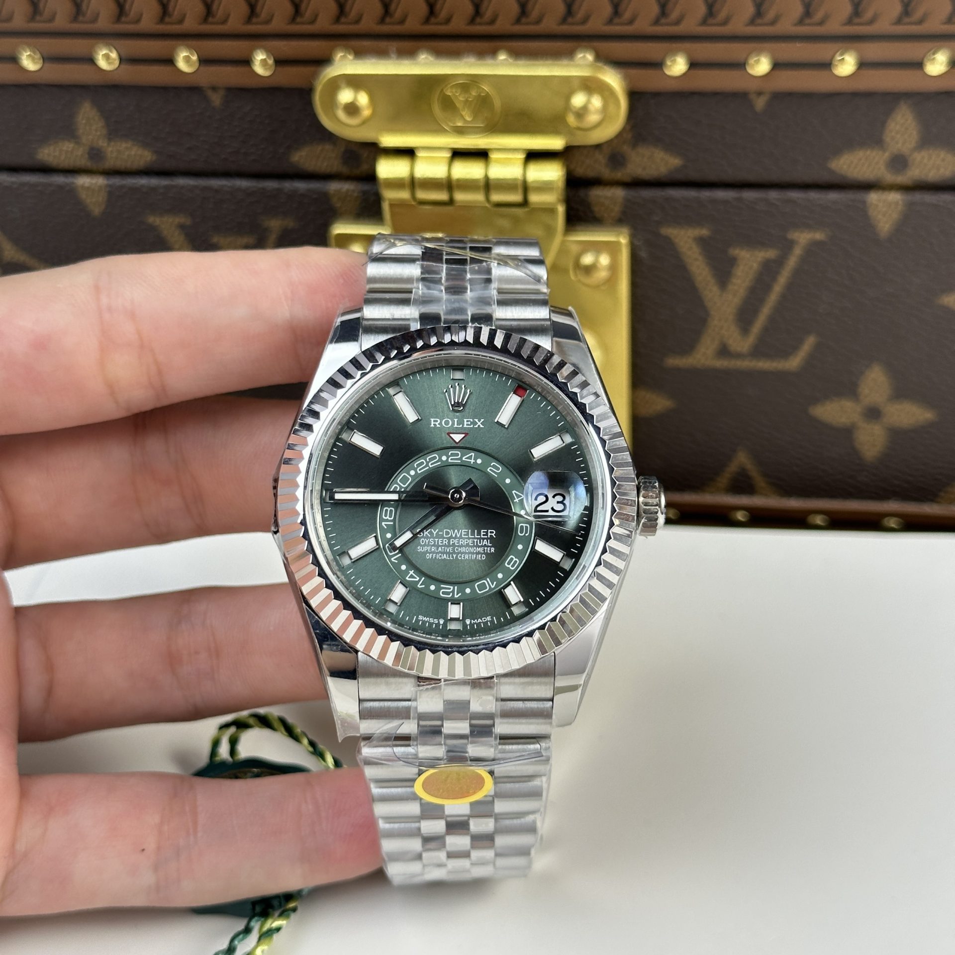 Superclone Rolex Sky-Dweller Mint green Dial 336934 Jubilee - Image 3