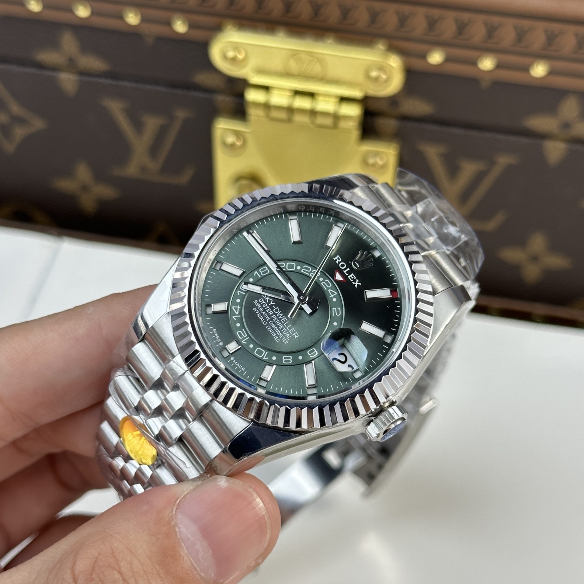 Superclone Rolex Sky-Dweller Mint green Dial 336934 Jubilee - Image 4