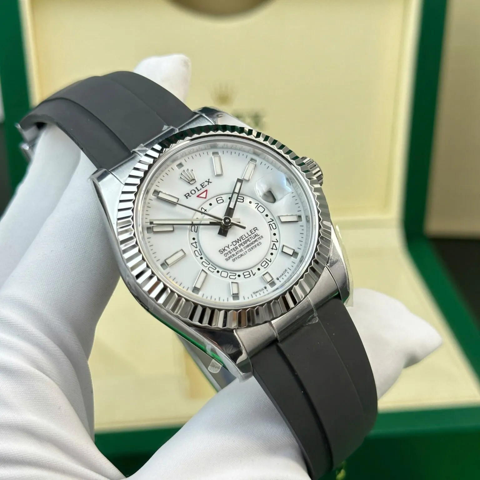 Superclone Rolex Sky-Dweller Intense white Dial 336239 - Image 4