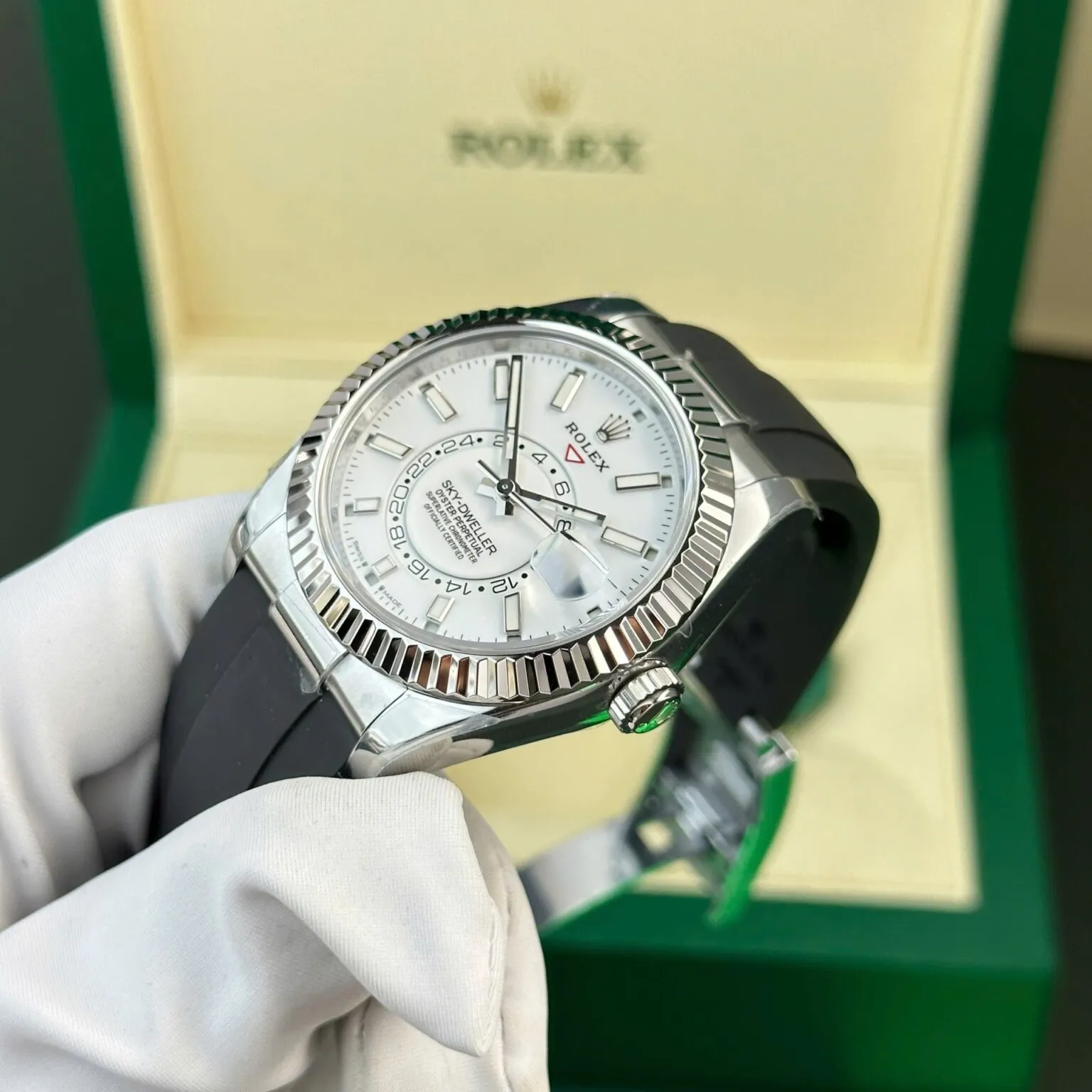 Superclone Rolex Sky-Dweller Intense white Dial 336239 - Image 5