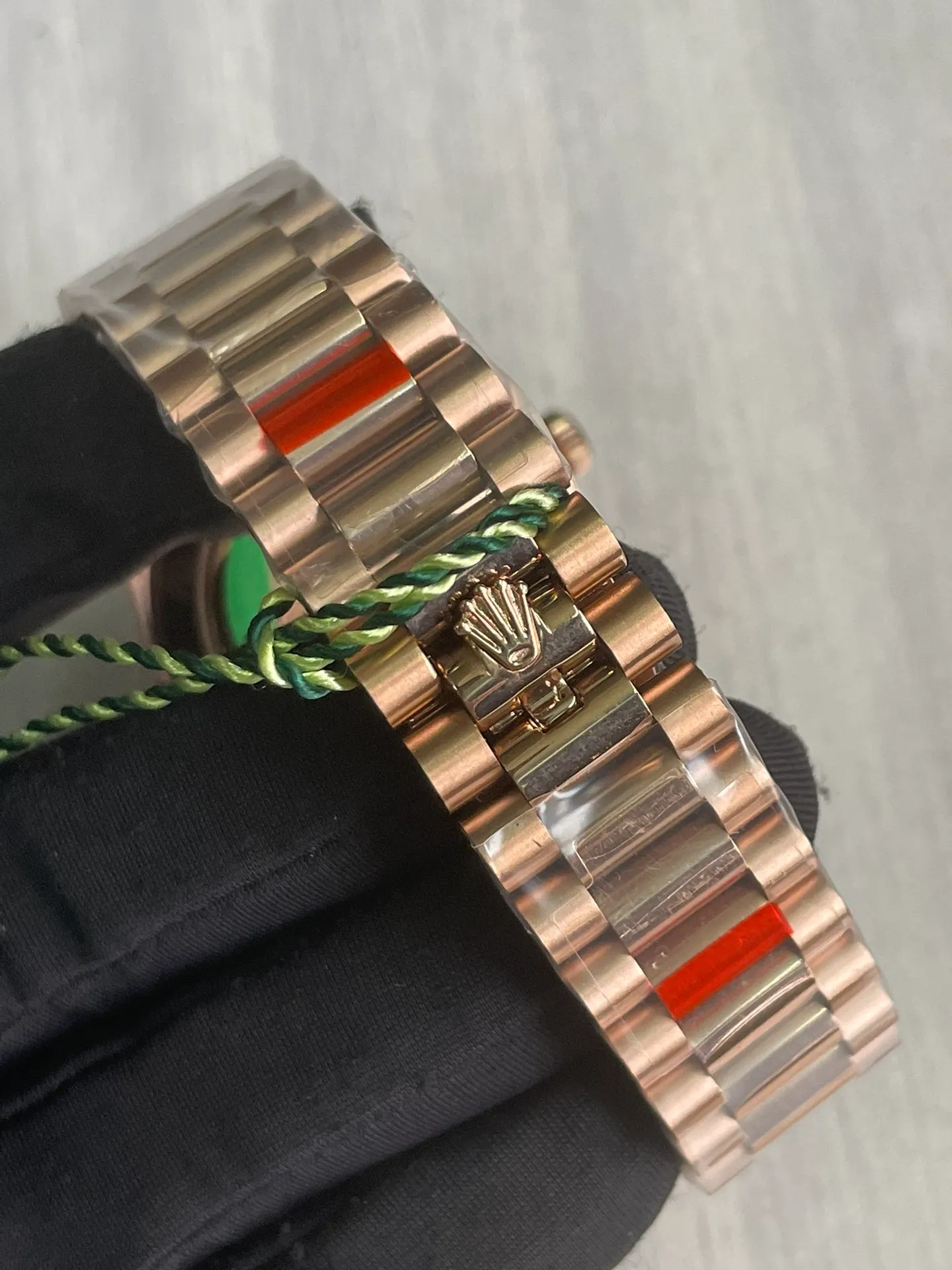 Superclone Rolex Day-Date Olive Dial 128235 36 mm - Image 4