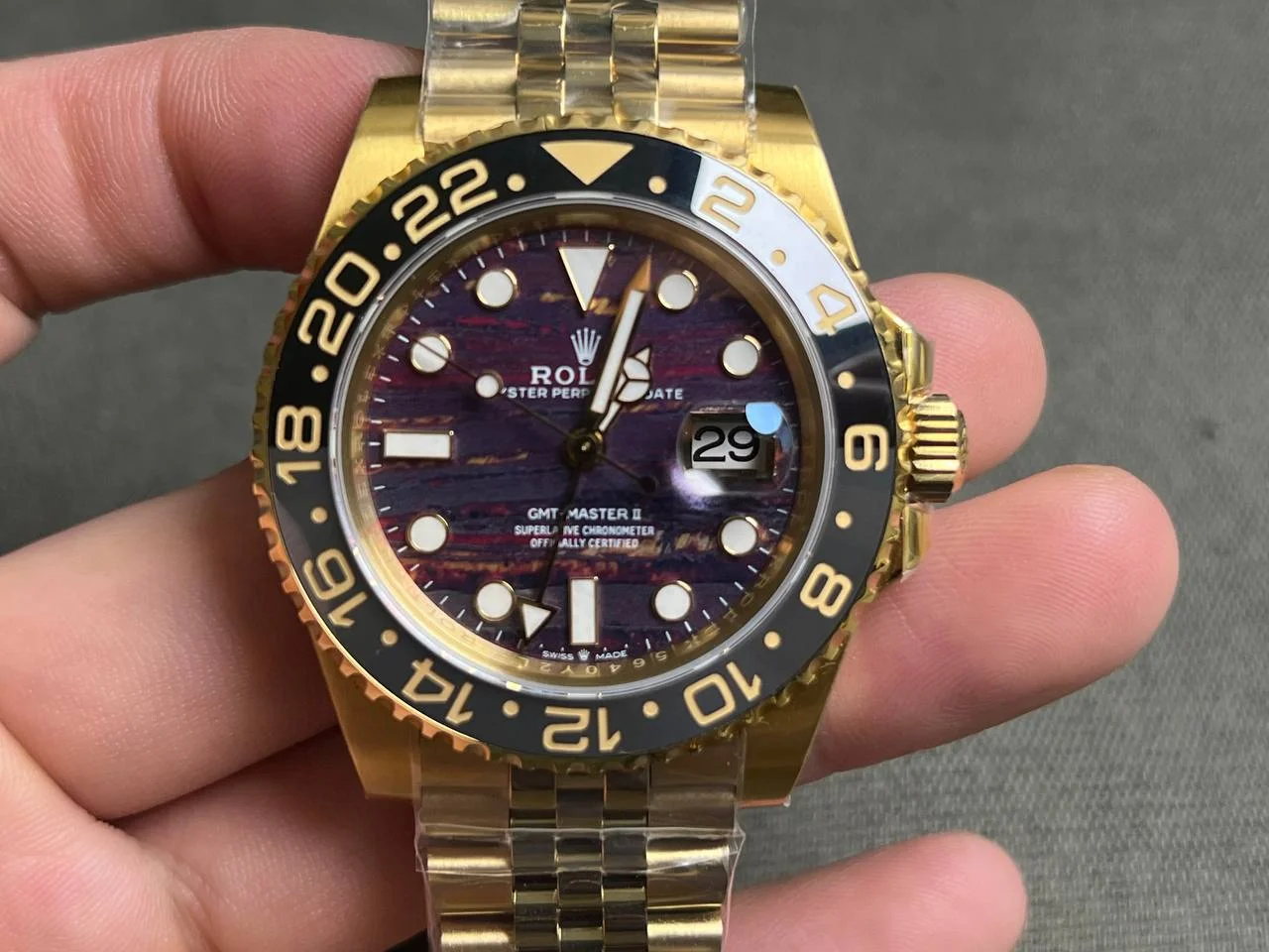Superclone Rolex GMT-Master II 126718GRNR Tiger Iron Dial - Image 3